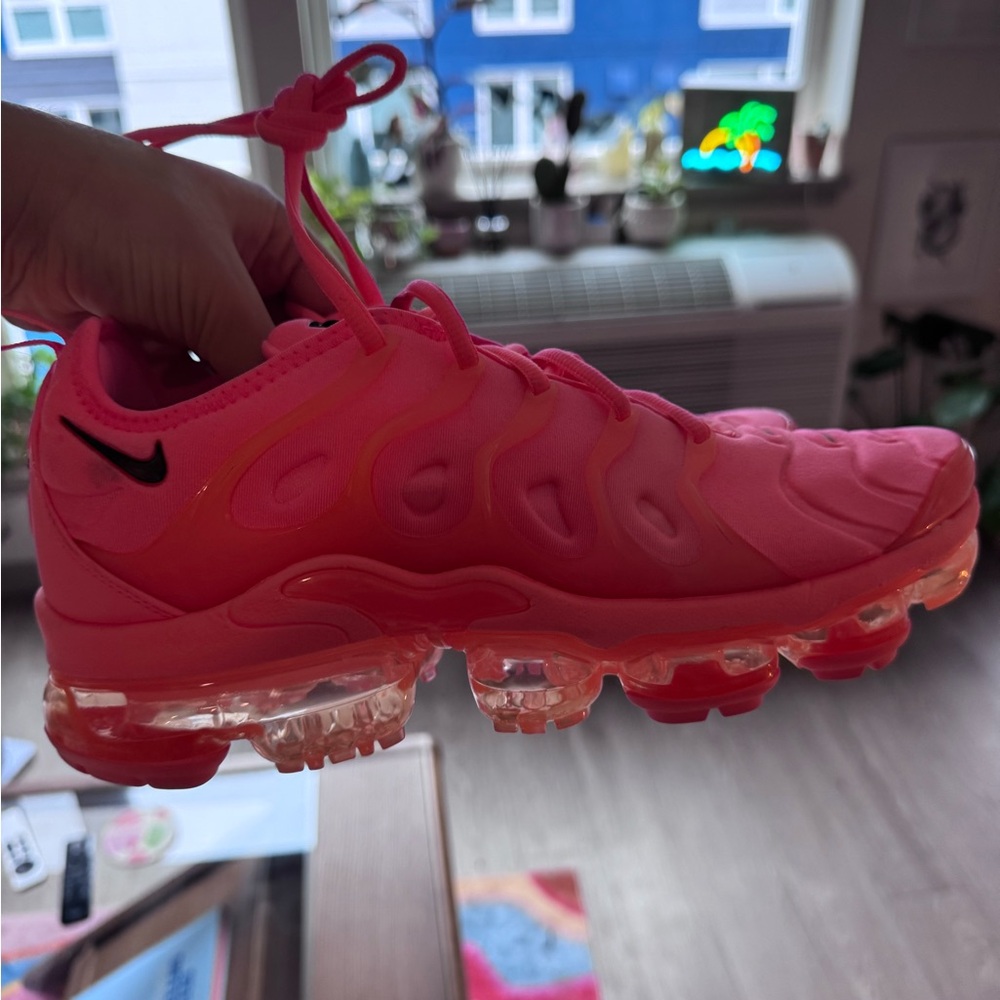 Nike Women's Air Vapormax plus pink